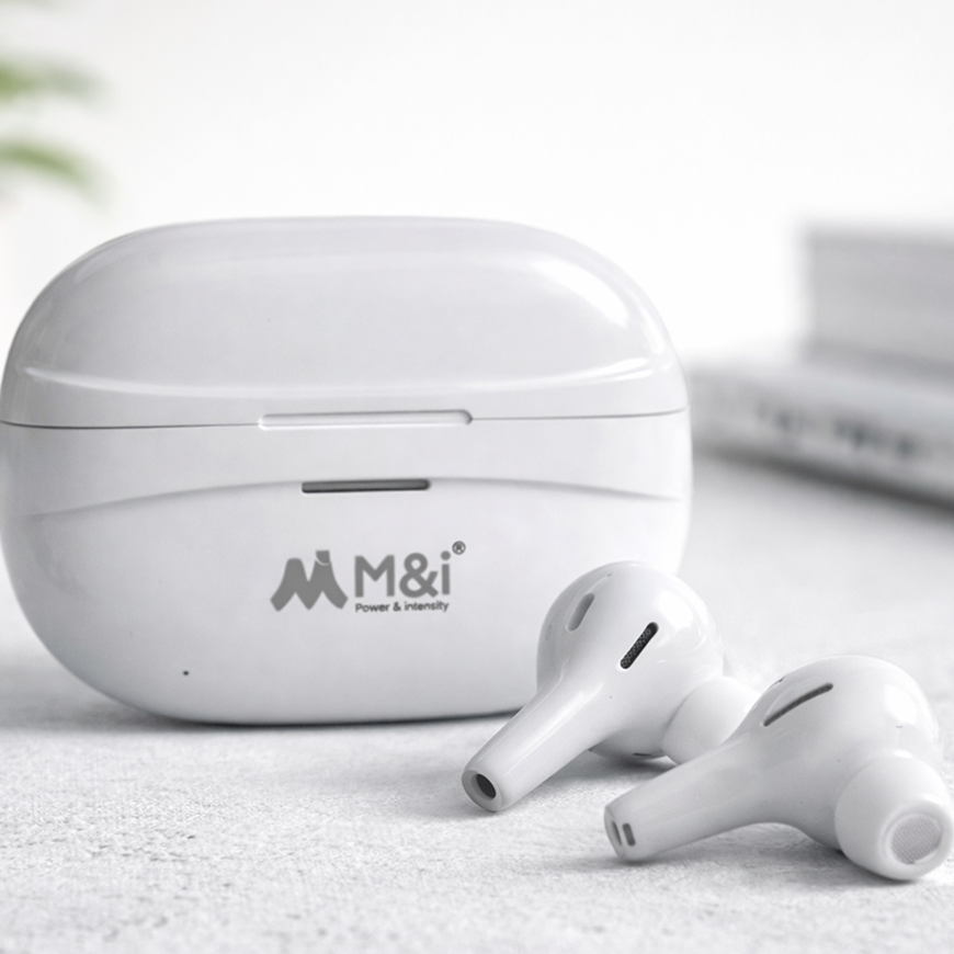 M & i Earbuds